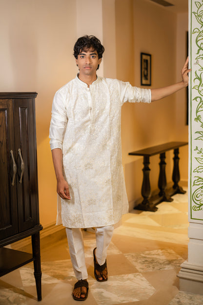 Ivory Floral Thread Embroidered Kurta