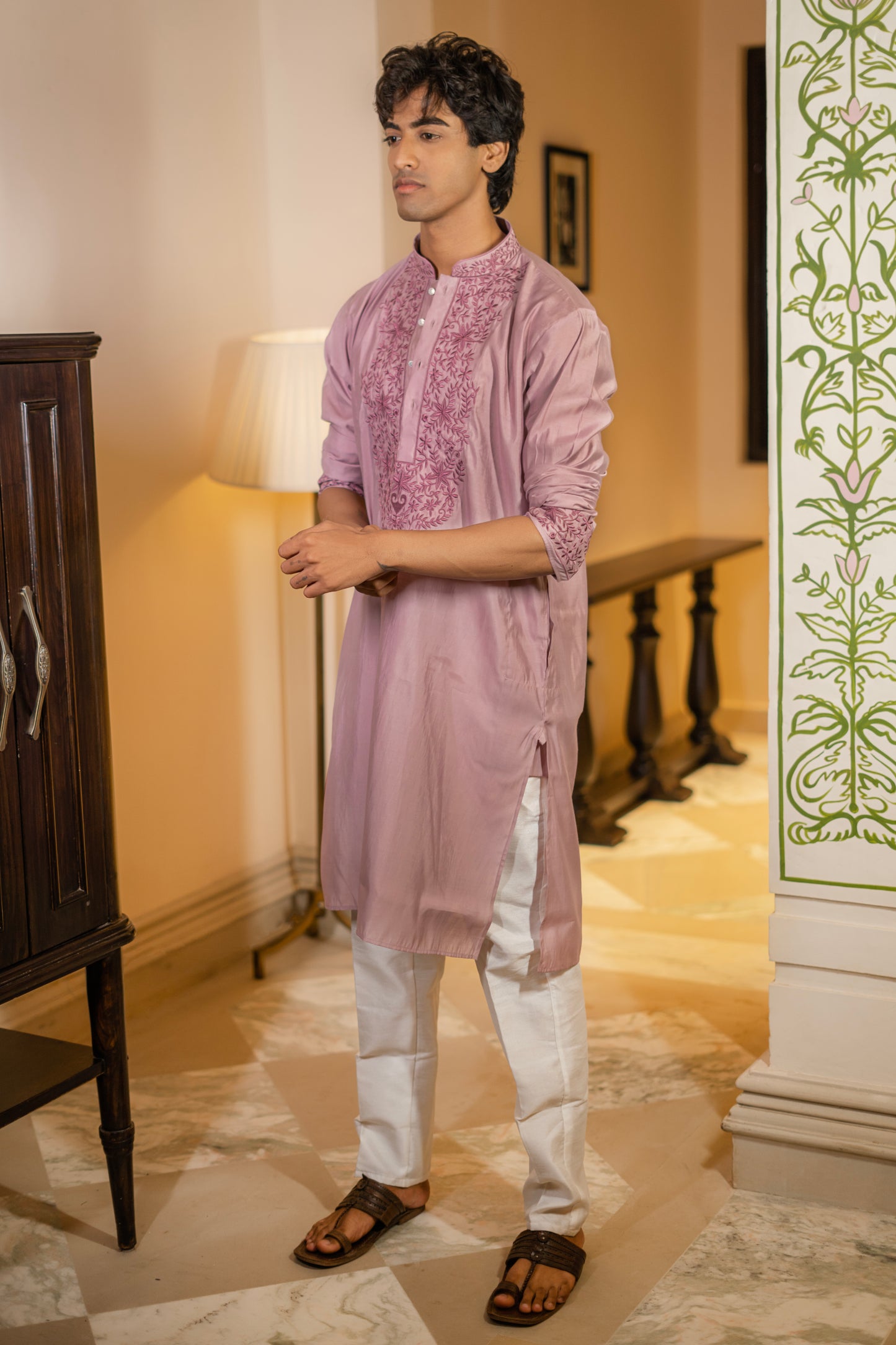 Mauve Pink Thread Embroidered Kurta